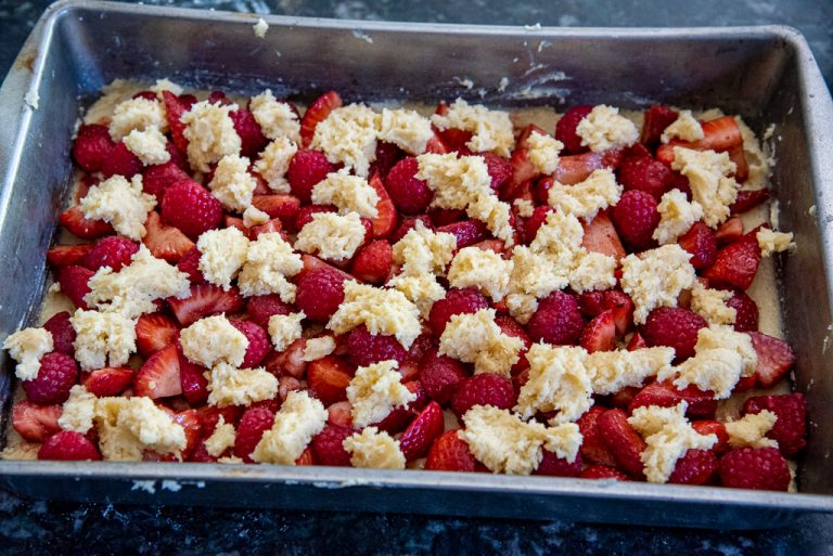 Quick Polish Strawberry and Raspberry Fruit Tart (Kruche ciasto z ...